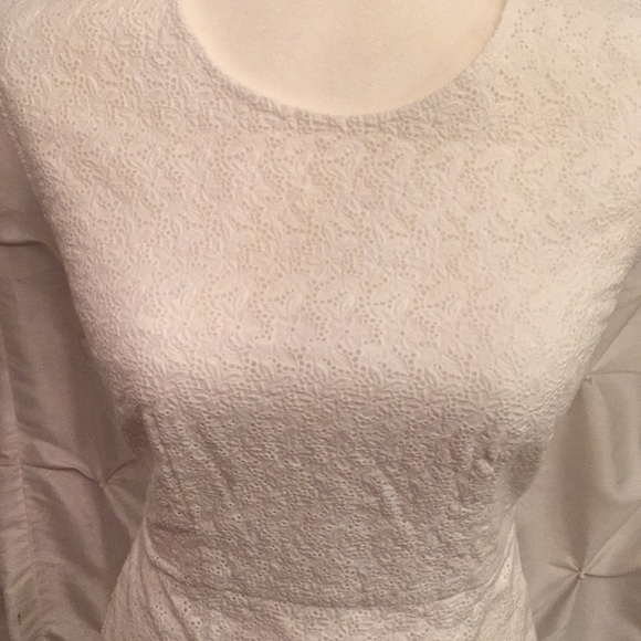 SOLD - Magaschoni size 4 white cotton eyelet dress - Picture 4 of 7